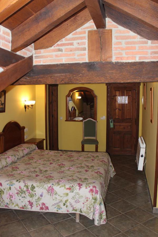 Bed and Breakfast La Venta De Quijas Exterior foto