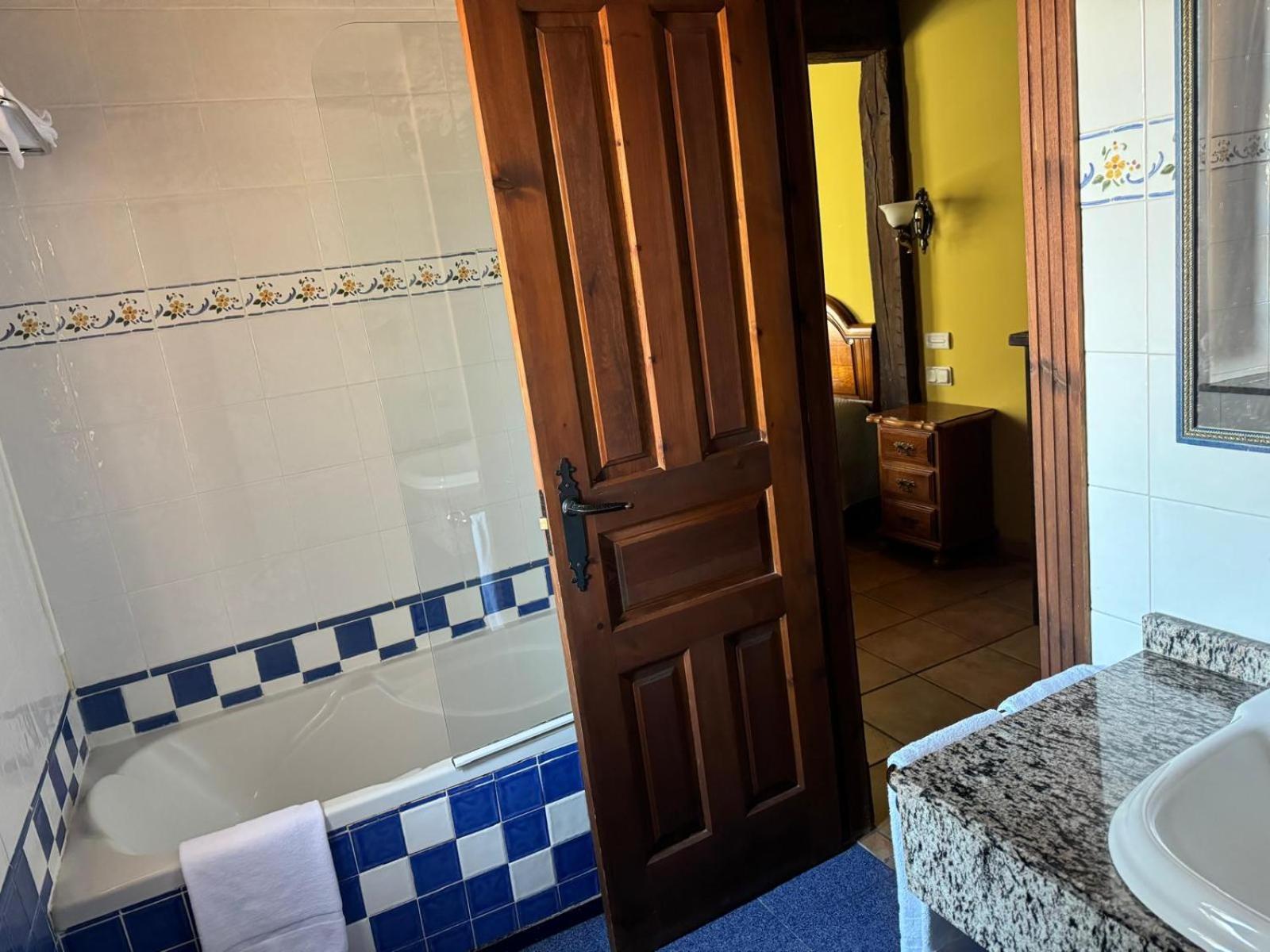 Bed and Breakfast La Venta De Quijas Exterior foto