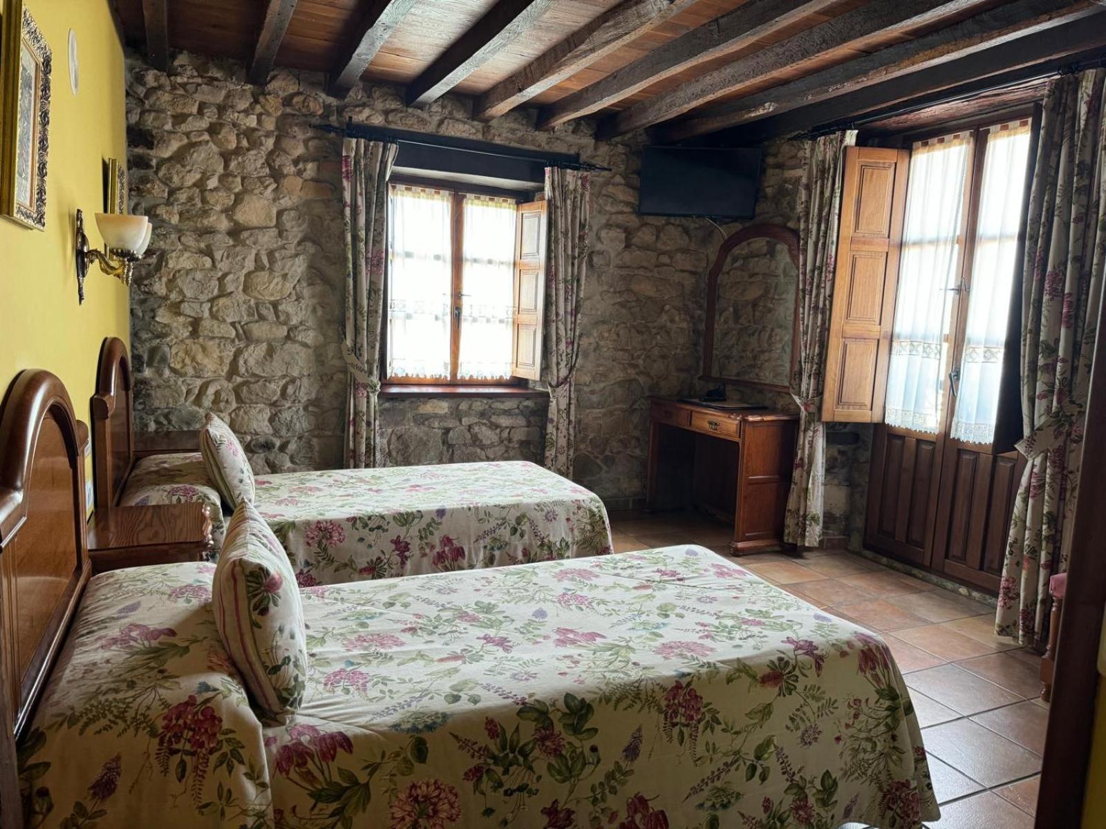 Bed and Breakfast La Venta De Quijas Exterior foto